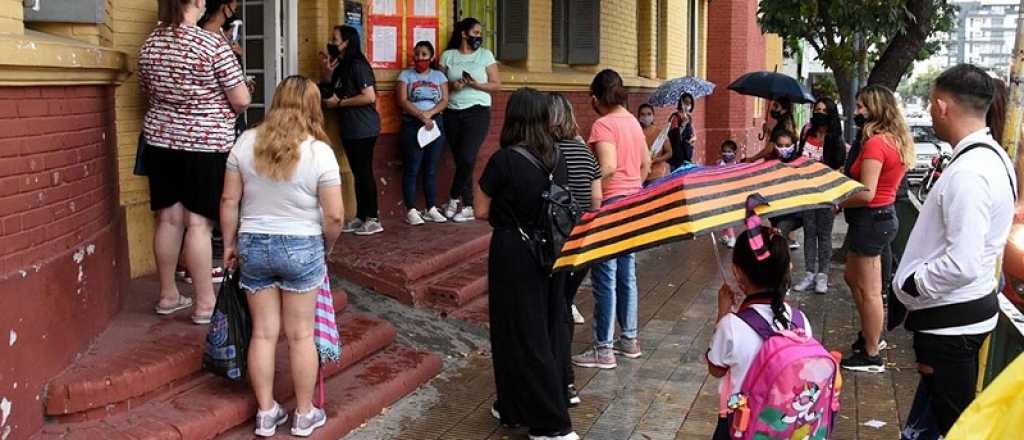 Córdoba: exigen PCR negativo a docentes no vacunados