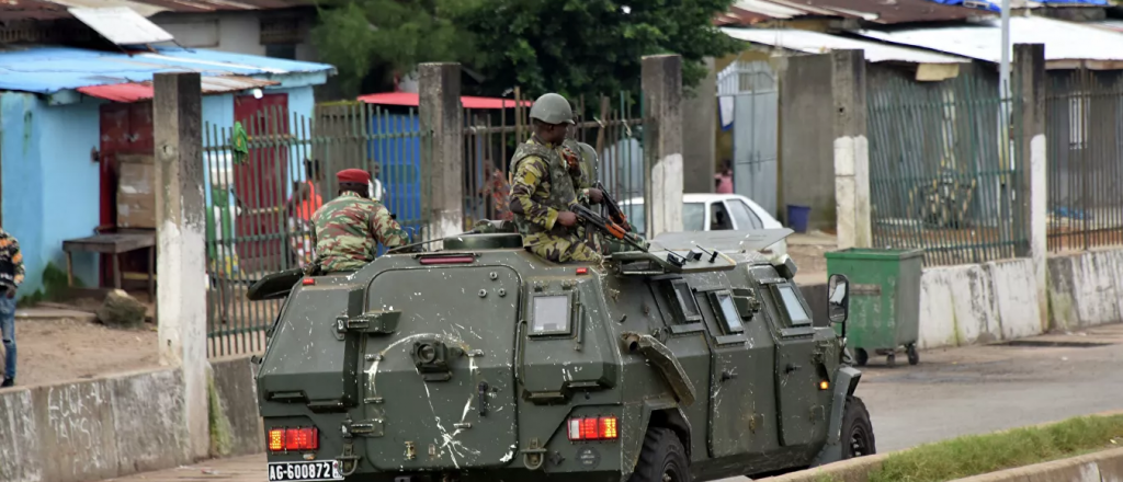 Militares afirman que tomaron el poder en Guinea