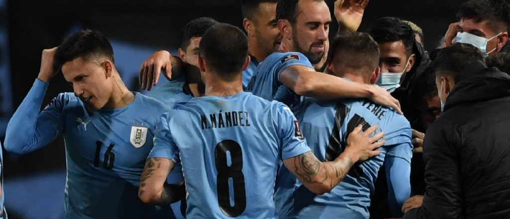 Uruguay ganó y se metió en zona de clasificación