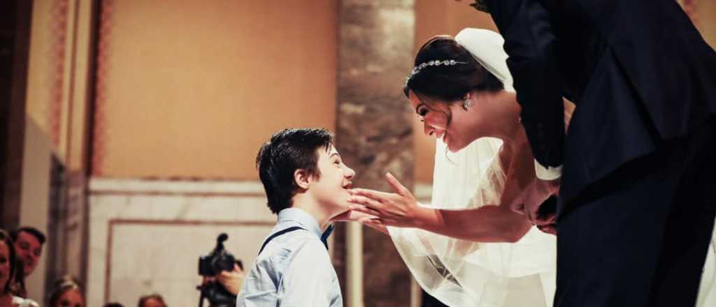 Niños con síndrome de Down sorprendieron a su maestra en su boda