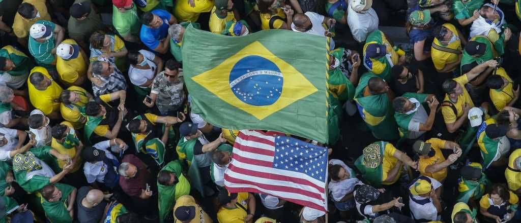 Bolsonaro: multitudinarias movilizaciones en Brasil 