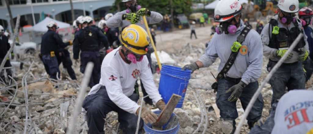 Una red delictiva rob&oacute; identidades de las v&iacute;ctimas del derrumbe en Miami