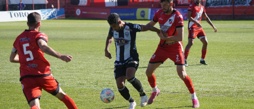 Maip&uacute; sigue de capa ca&iacute;da y empat&oacute; 0 a 0 con Estudiantes