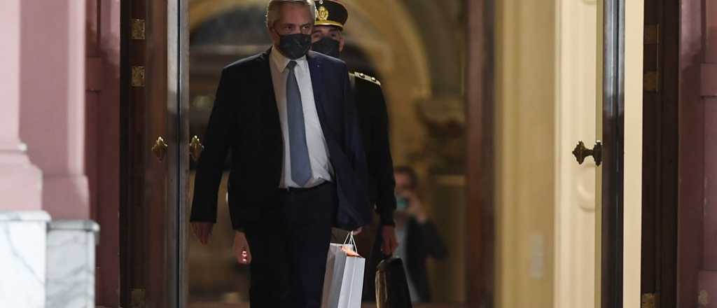 Fern&aacute;ndez define el "Plan plurianual" con organizaciones sociales 