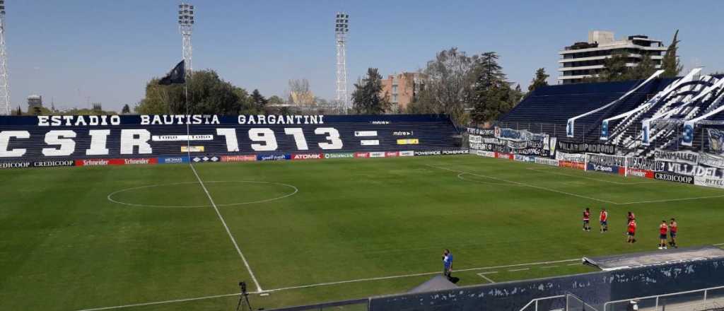 Dónde queda la cancha de Independiente Rivadavia, cómo se llama y por qué