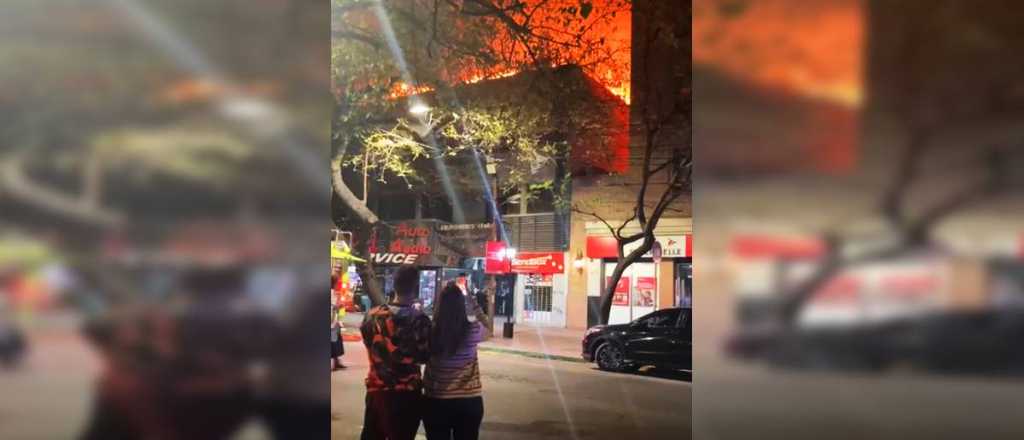 Incendio en un edificio de calle Colón, pleno centro de Mendoza