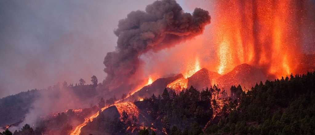 El volcán en La Palma está cerca de llegar al mar