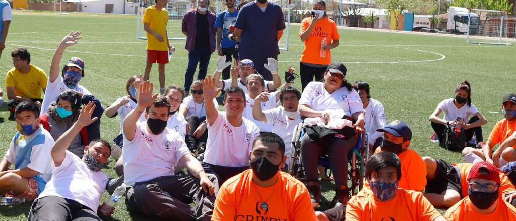 Maip&uacute; recibi&oacute; a tres medallistas ol&iacute;mpicos en F&uacute;tbol Adaptado