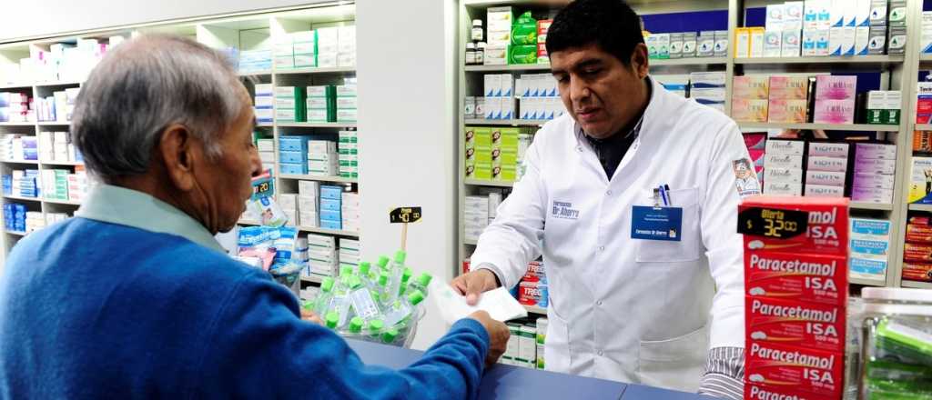 Jubilados tendrán descuentos de hasta el 25% en farmacias