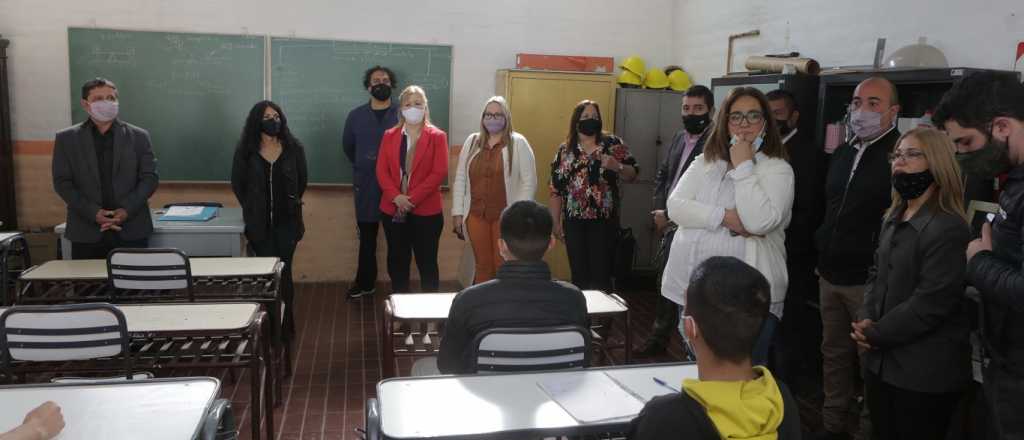 El plan para que chicos de colegios t&eacute;cnicos tengan el t&iacute;tulo