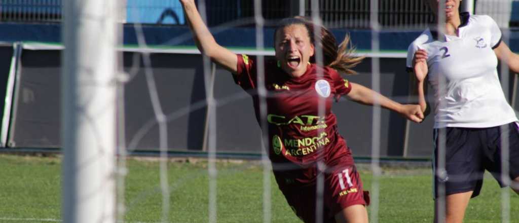 Fútbol Femenino: batalla campal entre el Tomba y Las Pumas