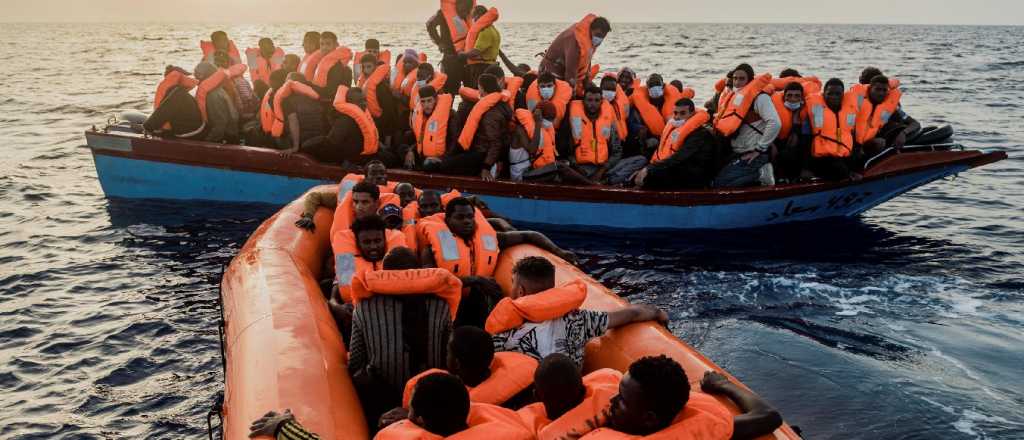 Un barco con 70 migrantes desapareció en el Mediterráneo