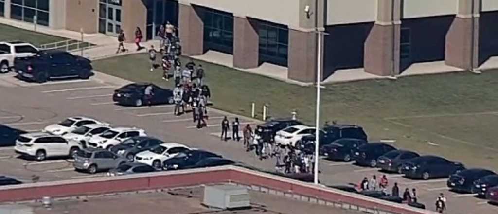 Video: hubo un tiroteo en una escuela de Texas y hay varios heridos