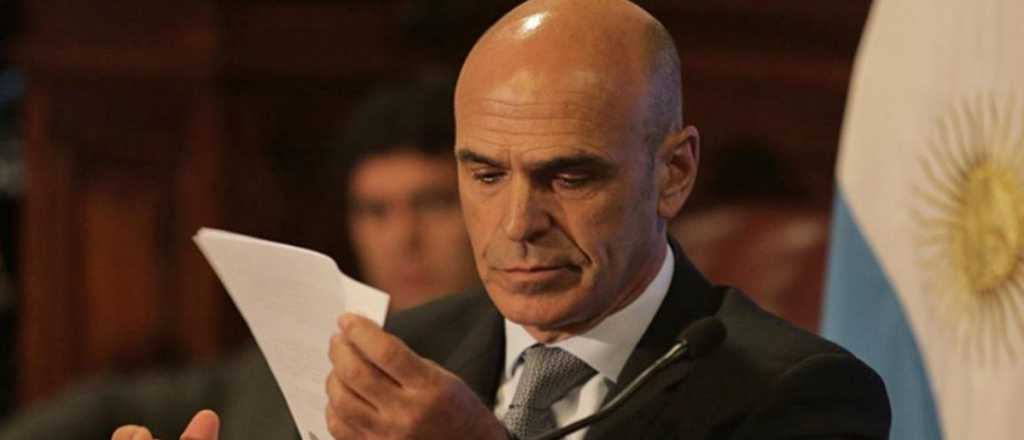 Proh&iacute;ben salir del pa&iacute;s al ex titular de la AFI