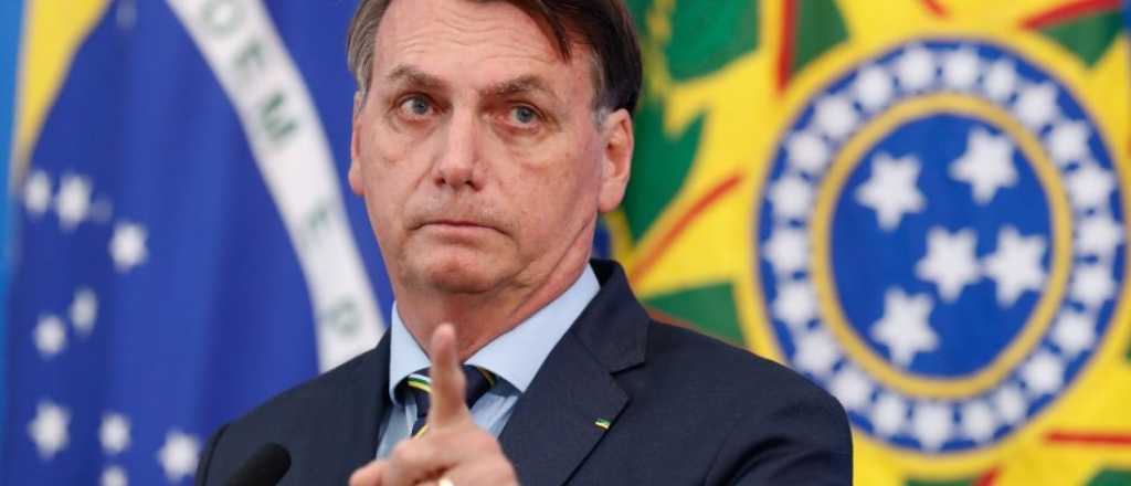 Bolsonaro veta la distribución de productos de higiene para mujeres