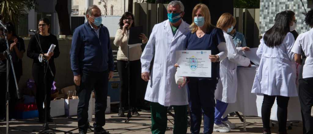 El Hospital de San Rafael homenajeó a los fallecidos por la pandemia