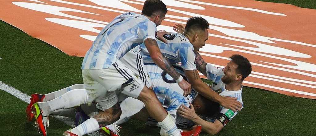 Argentina goleó a Uruguay y sigue de racha: 24 partidos sin perder