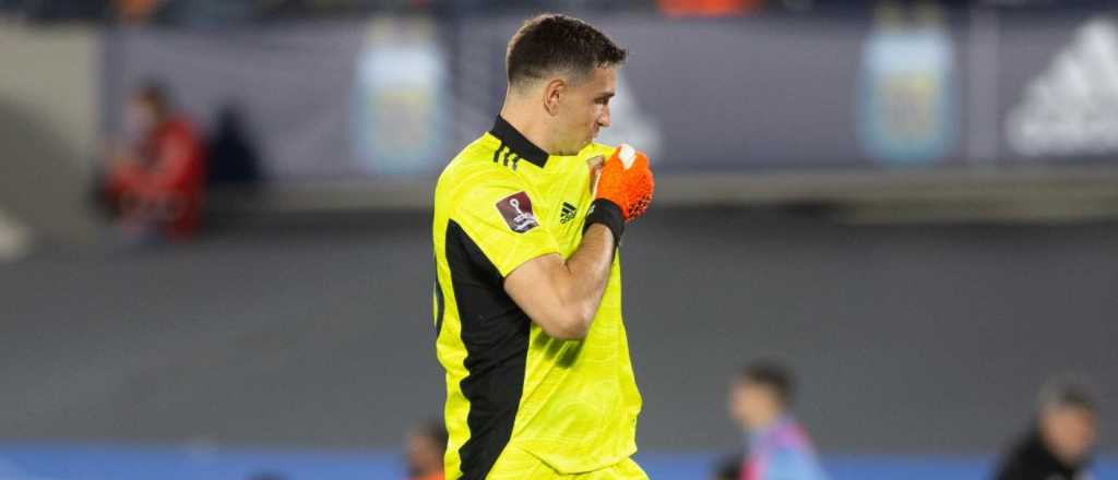 La antológica tapada del Dibu Martínez a Luis Suárez