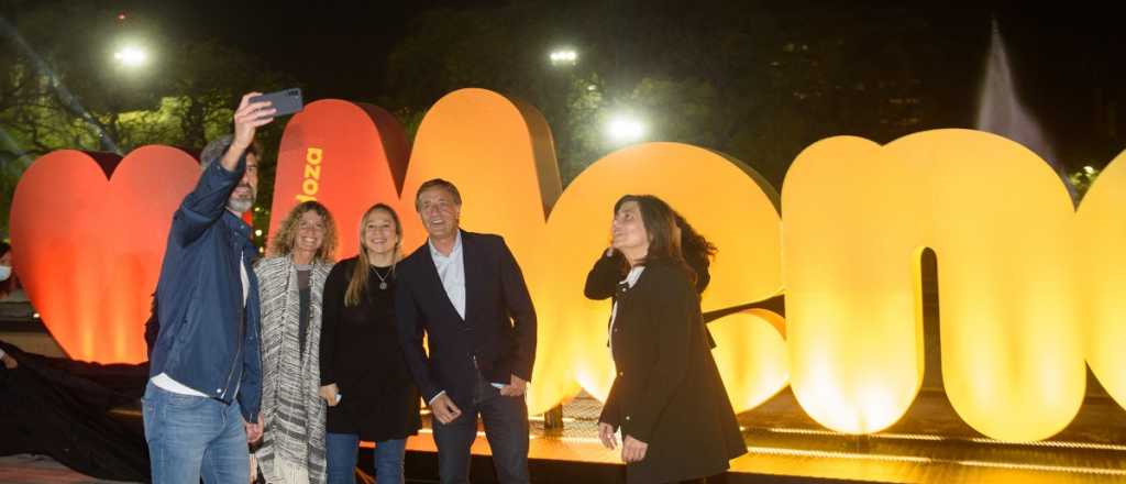 "Yo amo Mendoza": el nuevo atractivo turístico en Plaza Independencia