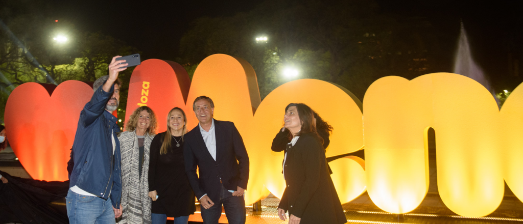 "Yo amo Mendoza": el nuevo atractivo tur&iacute;stico en Plaza Independencia