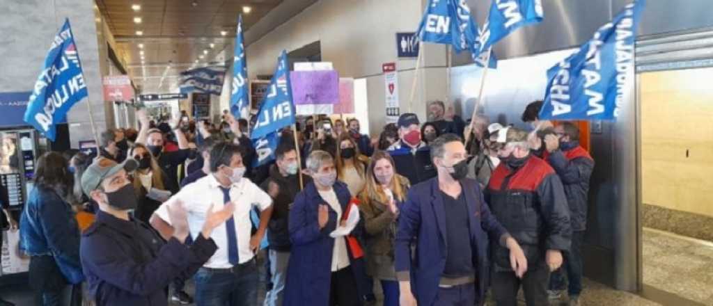 Incidentes en Aeroparque por protesta de despedidos de Latam