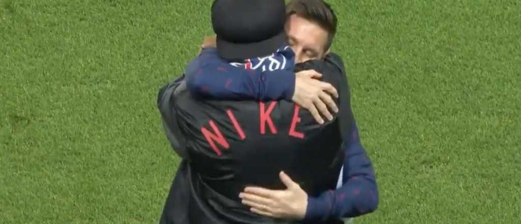 No apto para nost&aacute;lgicos: emotivo abrazo entre Messi y Ronaldinho