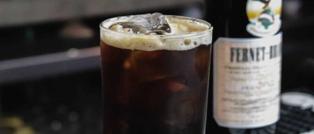 Les robaron hasta el fernet: una pareja fue asaltada en Guaymall&eacute;n