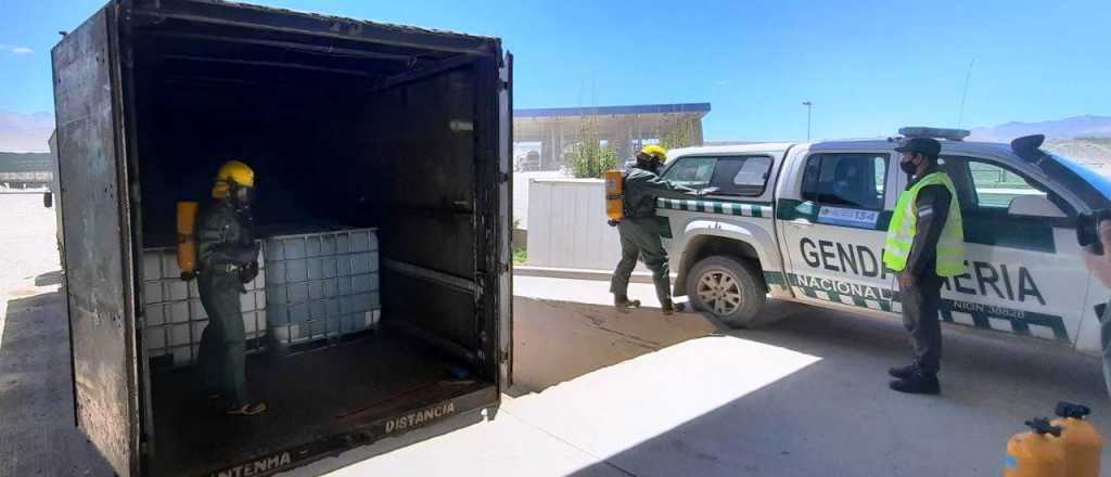 Gendarmería detuvo en Uspallata un camión con precursores químicos