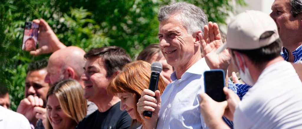 ¿Qué político mendocino acompañó a Macri a declarar?