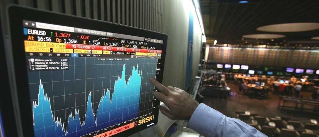 El riesgo país se derrumba y abre un posible regreso a los mercados 