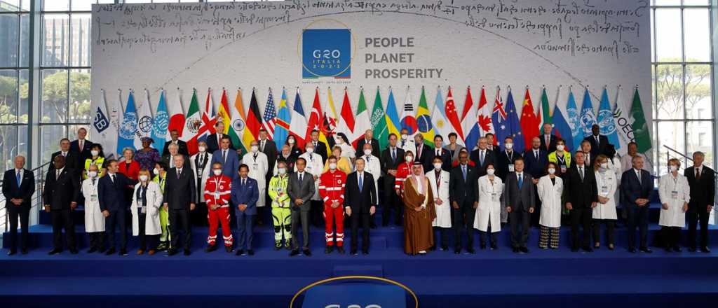 La foto del G20 con distancia social y con los héroes de la pandemia