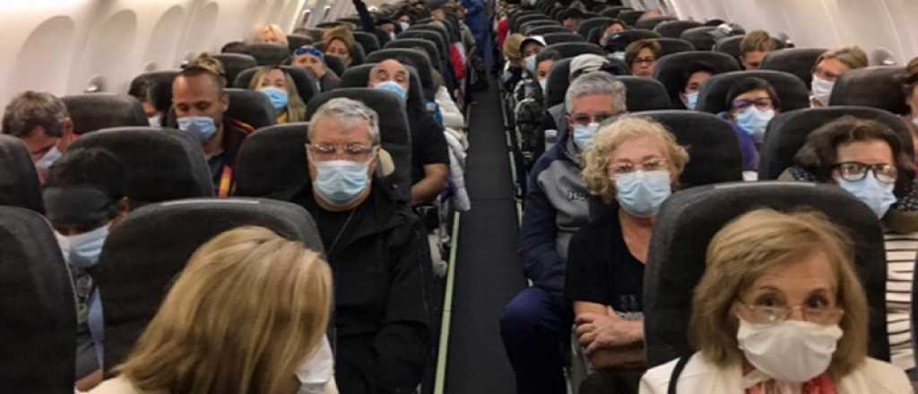 As&iacute; deb&eacute;s comportarte a la hora de viajar en avi&oacute;n