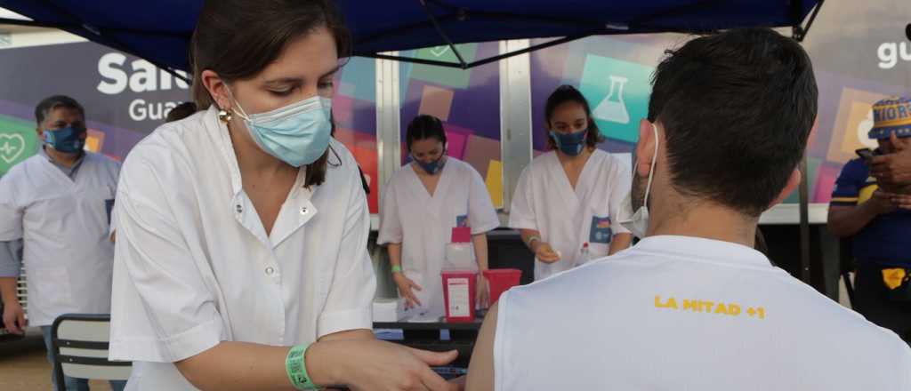 Covid: Mendoza vacuna a mayores de 18 años con la cuarta dosis