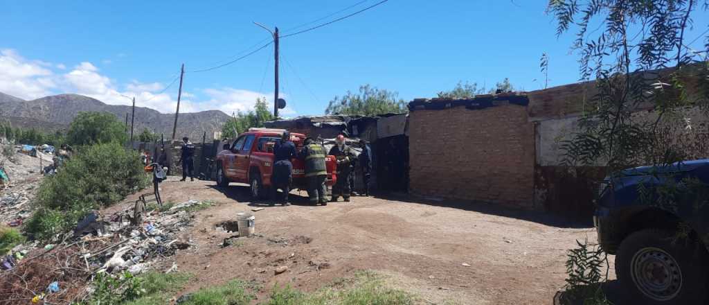 Tres niños murieron en un incendio en un asentamiento de Las Heras