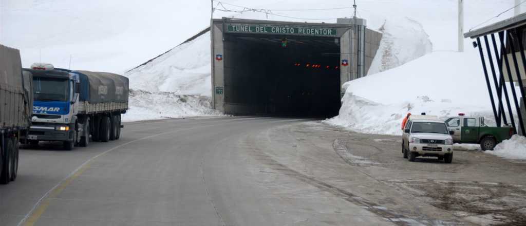 El túnel internacional cerrará dos horas esta noche