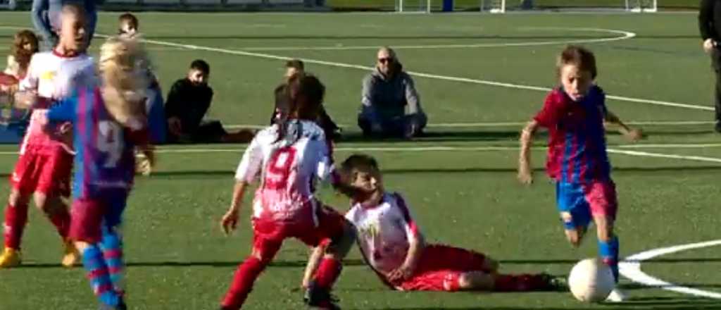 Video: el sucesor de Messi juega en Barcelona, es argentino y metió un golazo