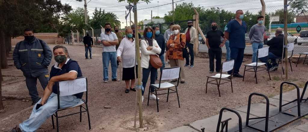 Poca gente en el comienzo de las elecciones en las escuelas en Mendoza