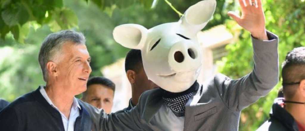 M&aacute;s perlitas de estas elecciones: los disfraces m&aacute;s ins&oacute;litos 