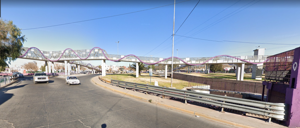Una mujer intentó tirarse de un puente en Godoy Cruz 