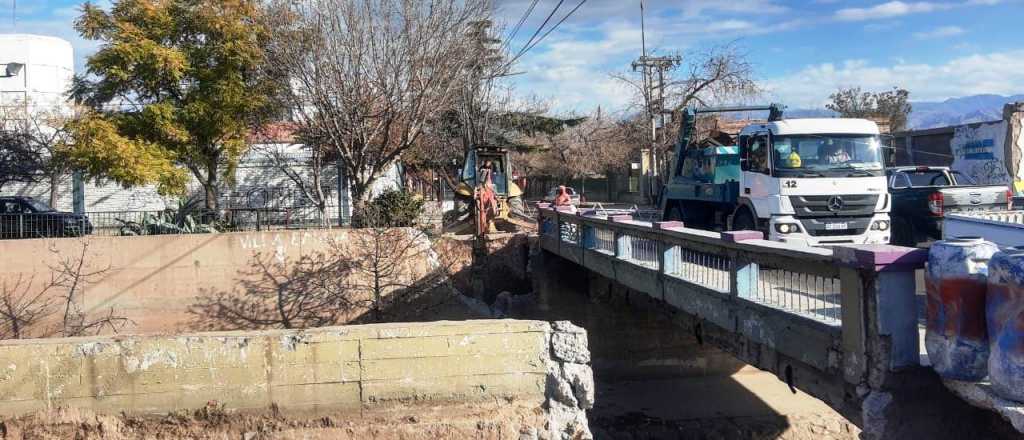 Godoy Cruz interrumpe el tránsito de un importante puente por un mes