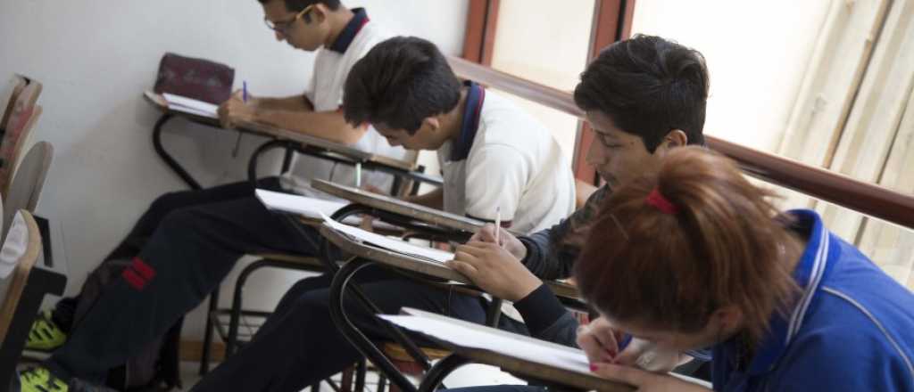 Evalúan a 3 mil estudiantes mendocinos en Lengua y Matemáticas