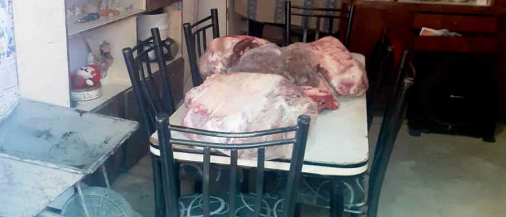 Robaron carne en Godoy Cruz y escaparon con una carretilla