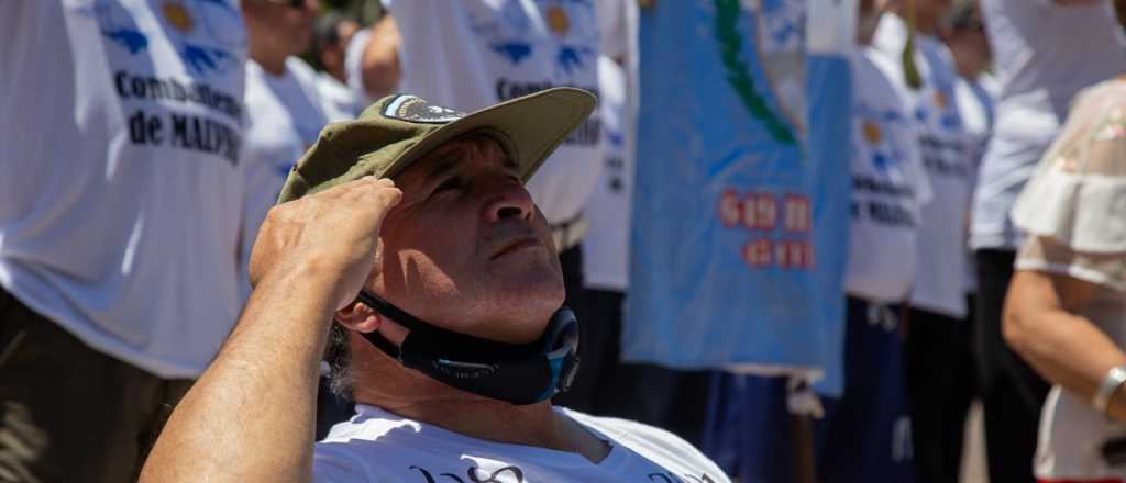 Lleg&oacute; a Ciudad la posta atl&eacute;tica en homenaje a los Veteranos de Malvinas