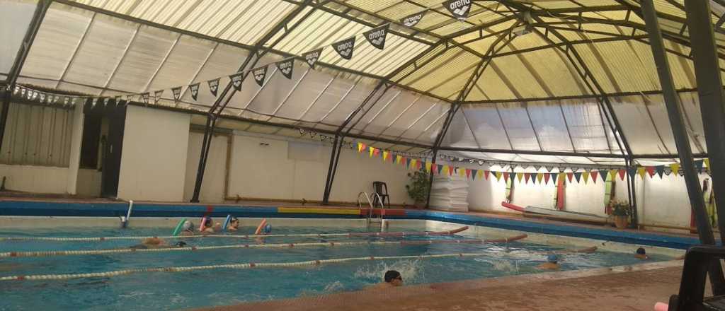 Un estudiante de Educaci&oacute;n F&iacute;sica muri&oacute; en Maip&uacute; al rendir nataci&oacute;n