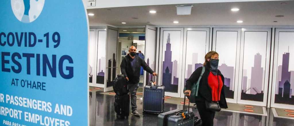 "Alentadores" indicios sobre la gravedad de Ómicron, según experto de EEUU