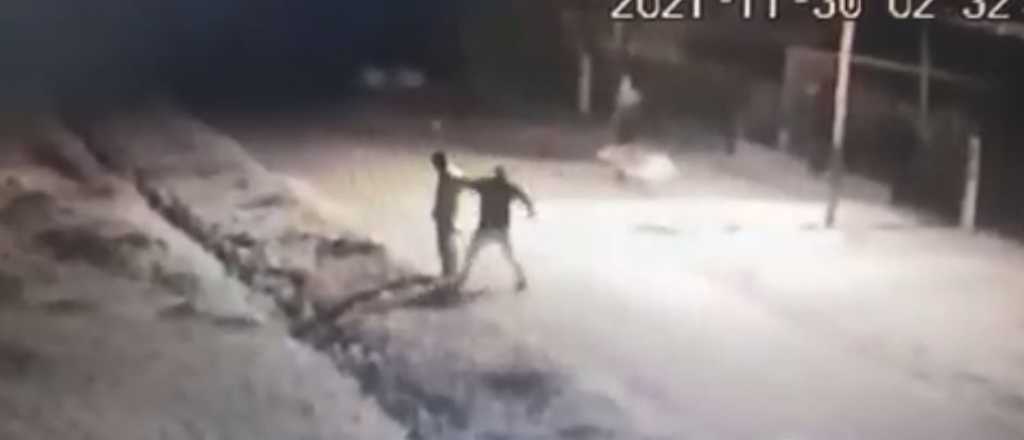 Video: Un hombre falleció luego de ser apuñalado 50 veces por su vecino