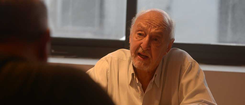 Ficha personal: Las exploraciones y vaticinios de Elbio Rodríguez