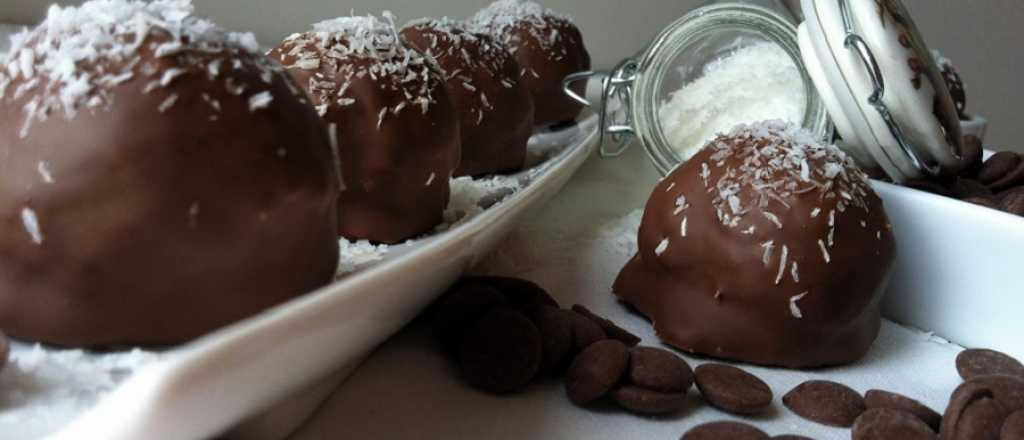Aprendé a preparar estos increíbles bocaditos de coco y chocolate