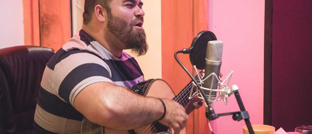 Juan Fuentes el folclorista que presenta este sábado su disco en Lavalle