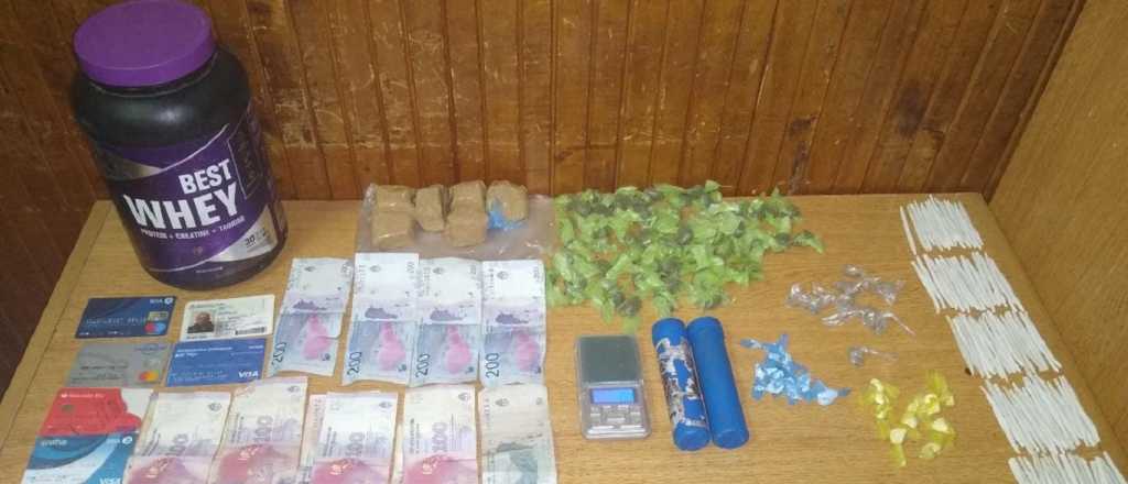 Detuvieron a un dealer en Maip&uacute;, que vend&iacute;a marihuana y coca&iacute;na